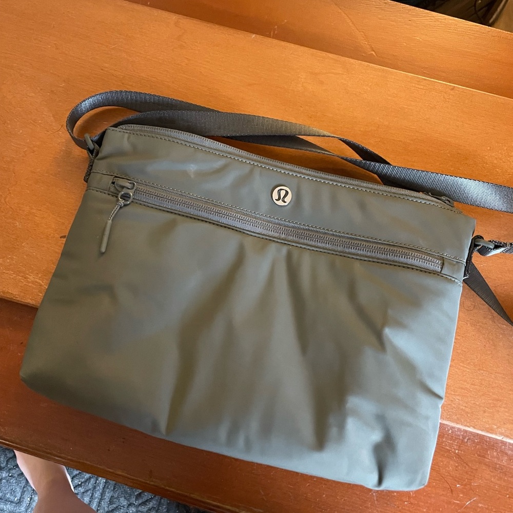 Lululemon bag